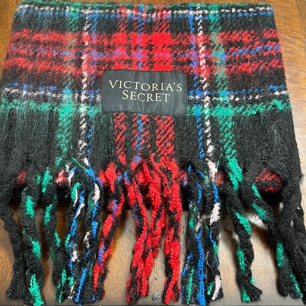 VS PLAID NEW Scarf One size